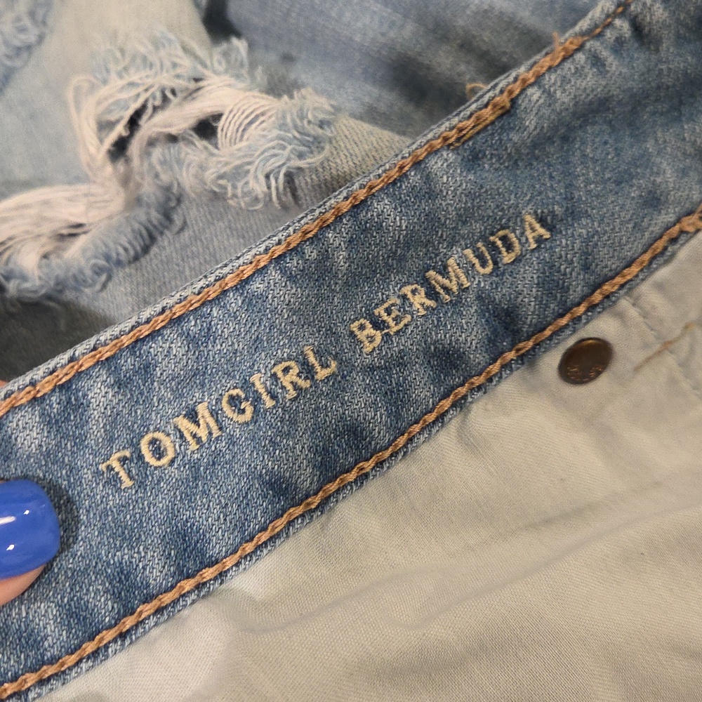 American Eagle Outfitters Light Blue Distressed Denim Cutoff Shorts Size 14! - Picture 3 of 12